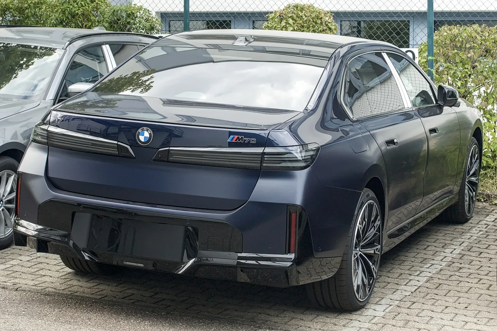 Exterior view of the i7.