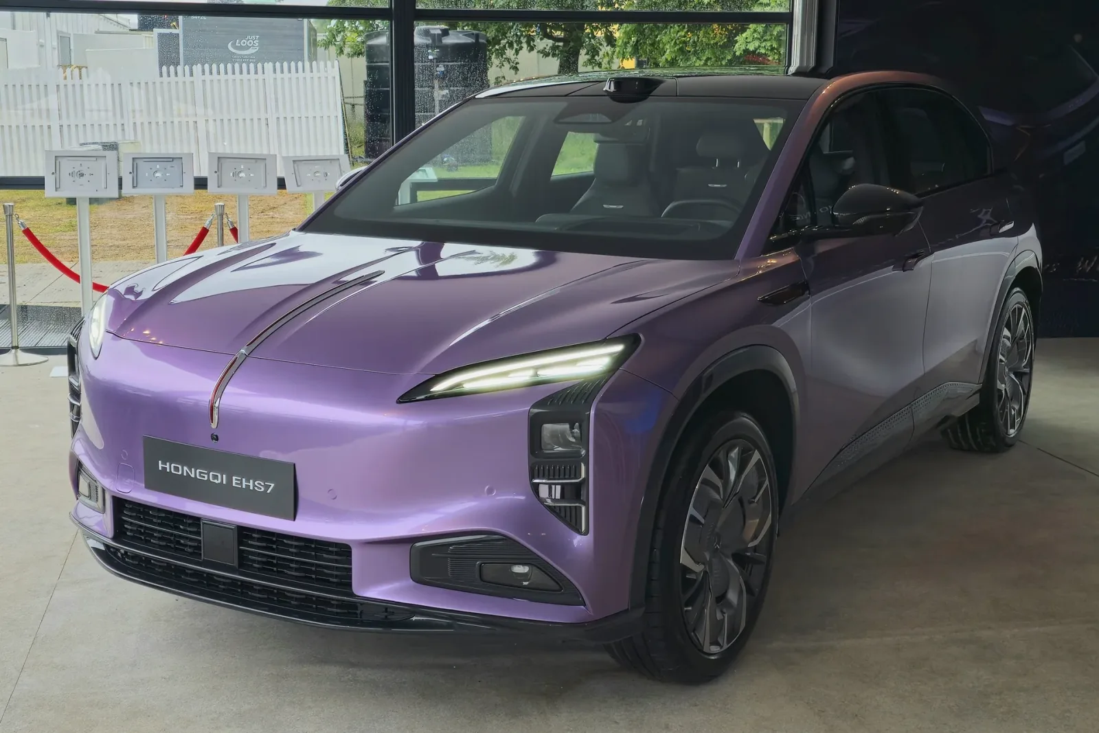 Hongqi EHS7
