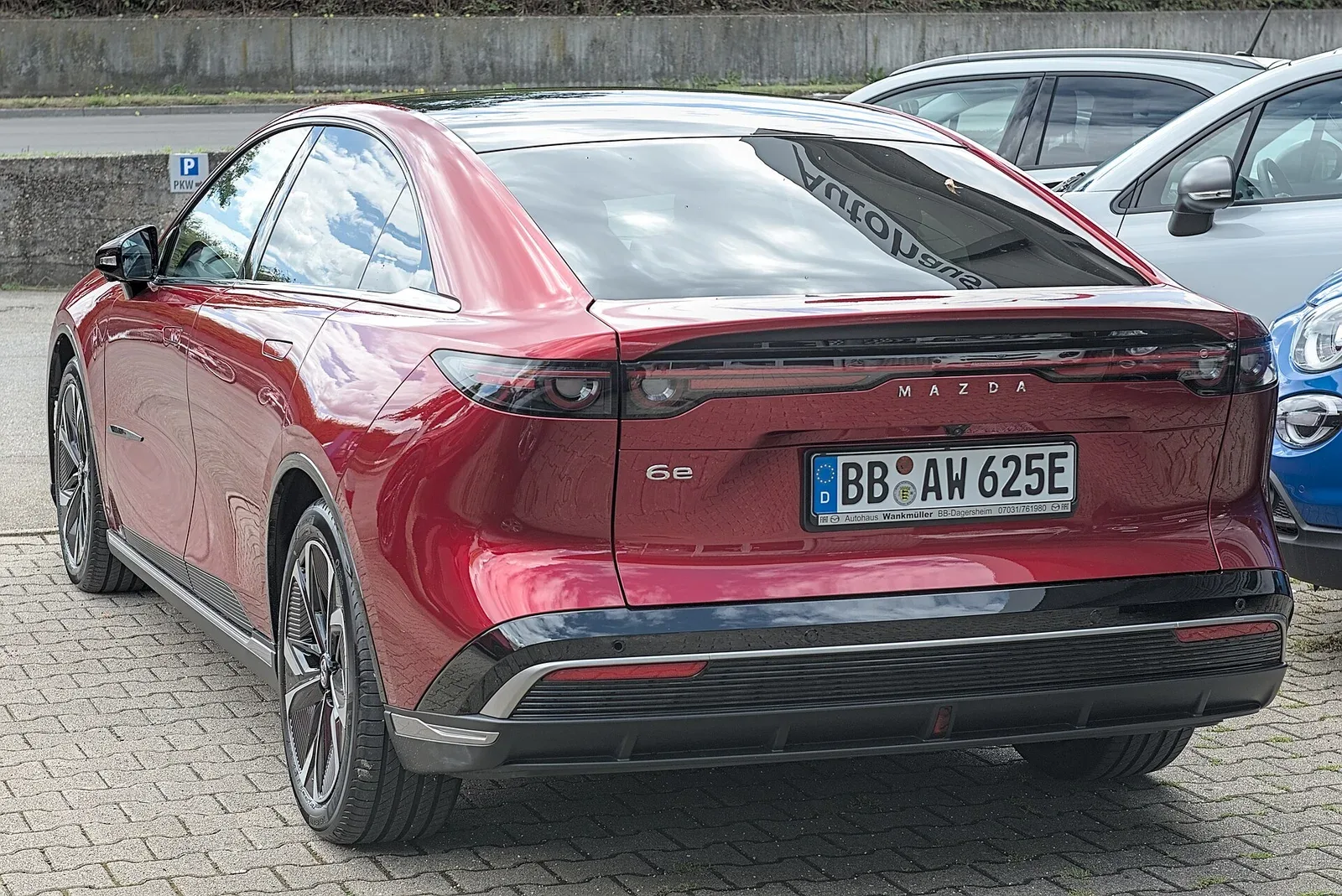 Mazda Mazda6e, exterior three-quarter view.