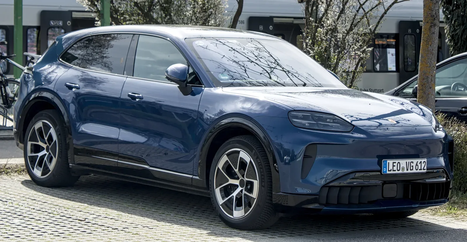Porsche Cayenne Electric, exterior three-quarter view.
