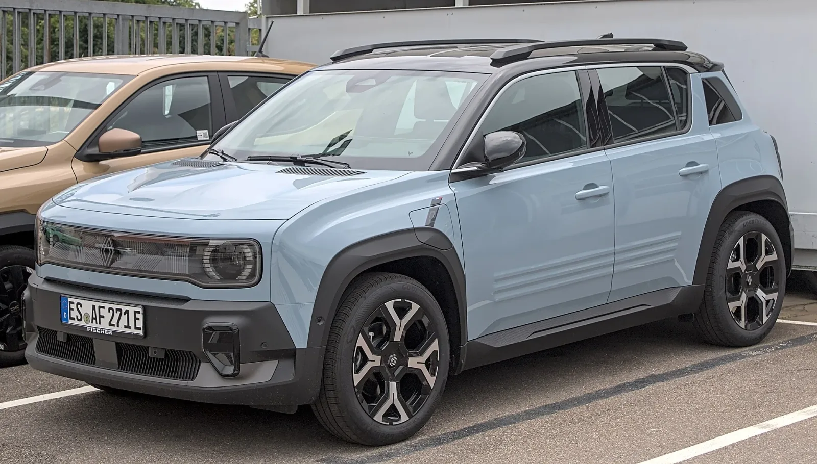 Exterior view of the Renault 4 E-Tech.