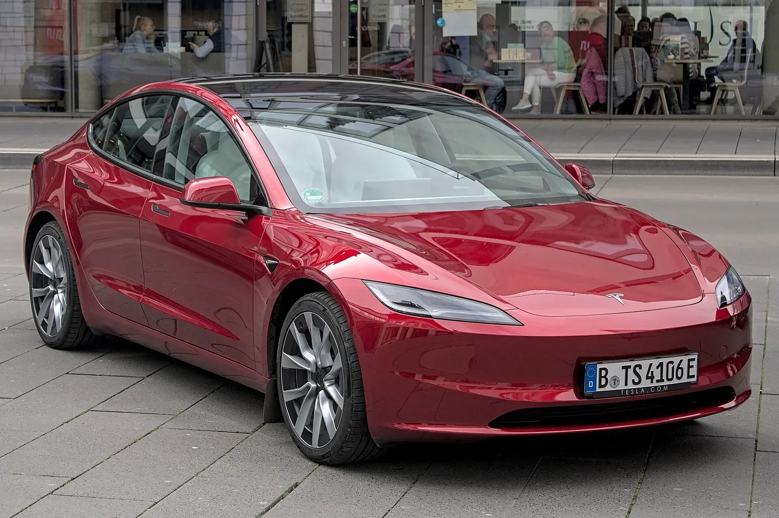 Tesla Model 3, exterior three-quarter view.