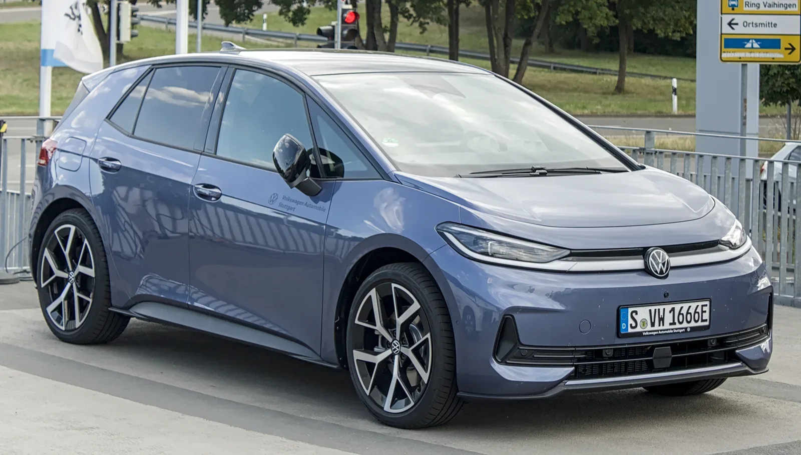 Volkswagen ID.3 Neo, exterior three-quarter view.