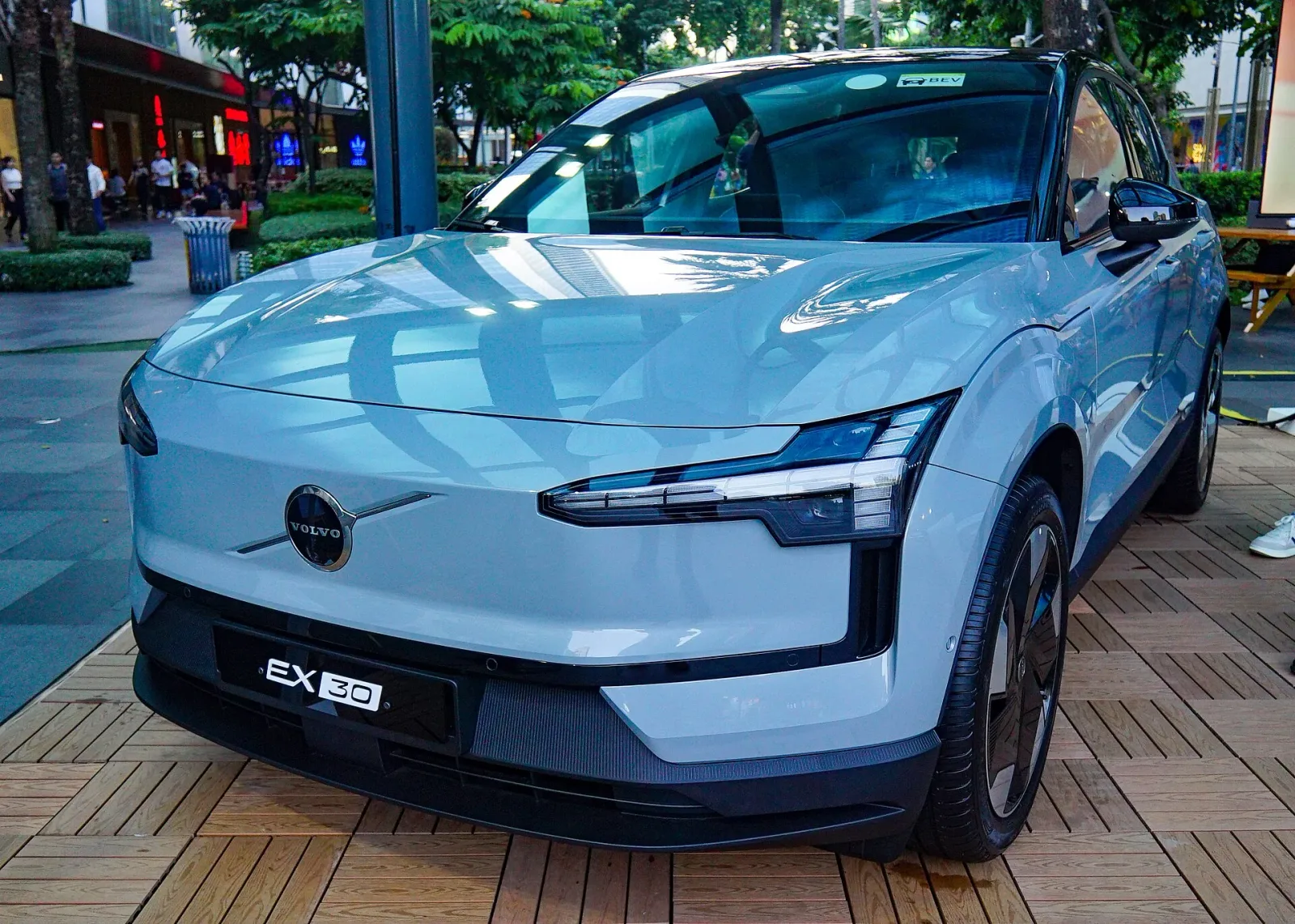 Exterior view of the EX30.