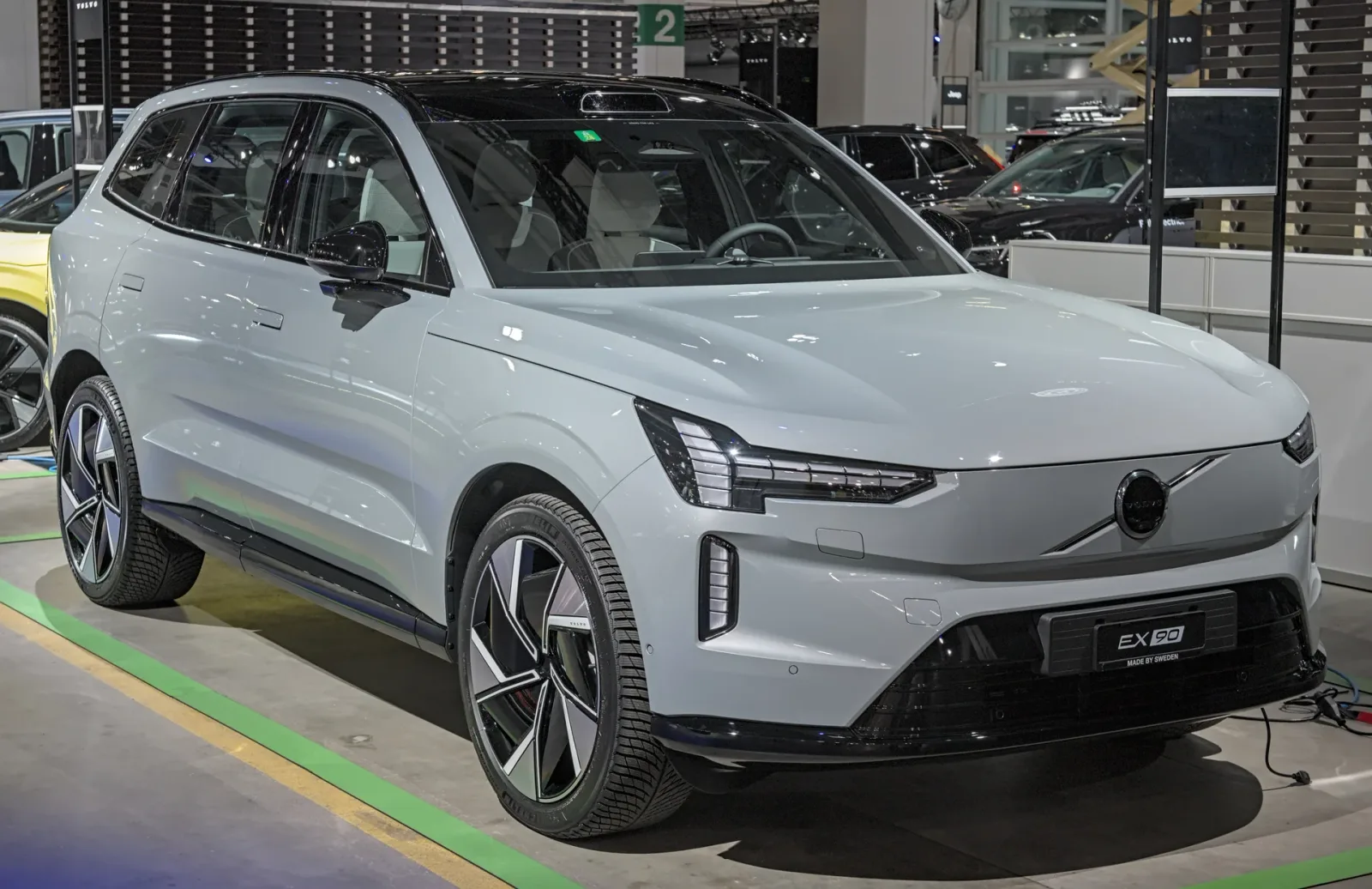 Volvo EX90